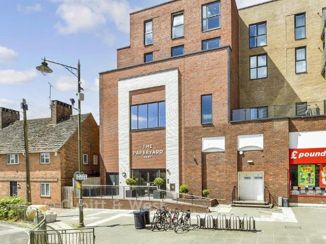 Flat for sale in New Town, Horsham