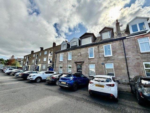 Flat for sale in Helensburgh, Scotland
