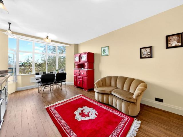 Flat for sale in Holborn, Greater London