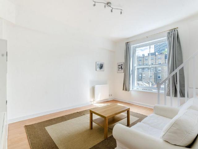 Flat for sale in South Kensington, Greater London