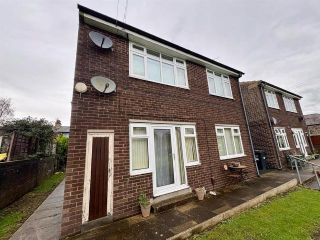 Flat for sale in Elland, West Yorkshire