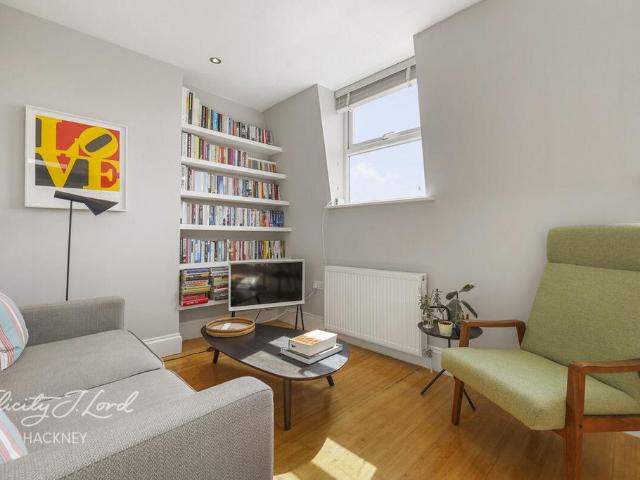 Flat for sale in Homerton, Greater London