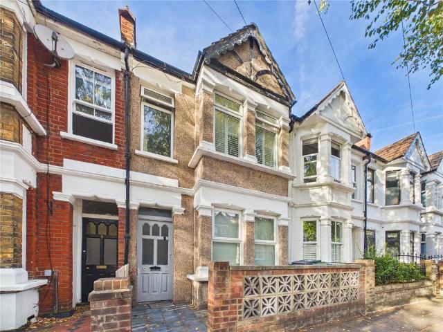 Flat for sale in Upper Walthamstow, Greater London