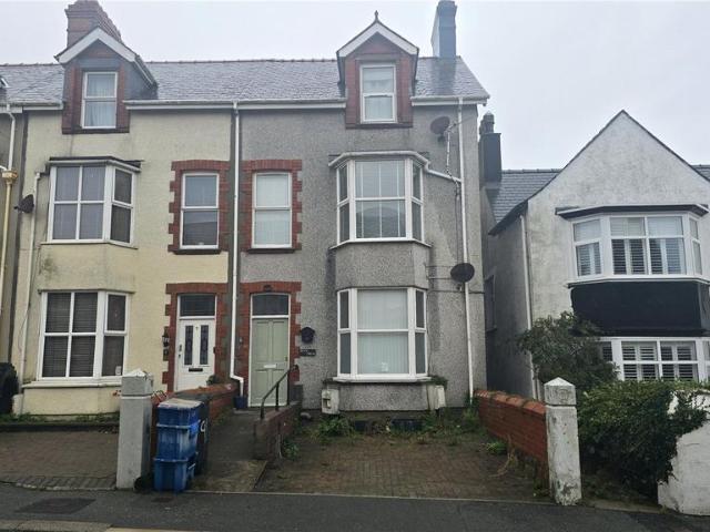 Flat for sale in Porth-y-Felin, Holyhead