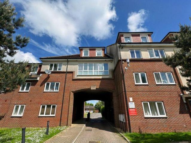 Flat for sale in Portswood Park, City Of Southampton