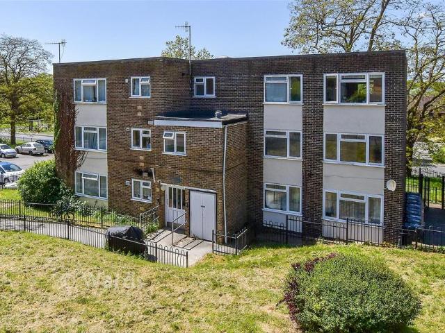 Flat for sale in Trench Wood, Bourne Vale