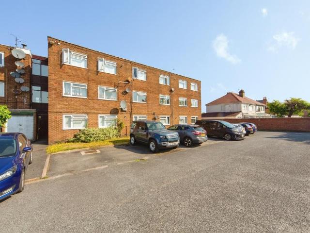 Flat for sale in Kirkby, Knowsley