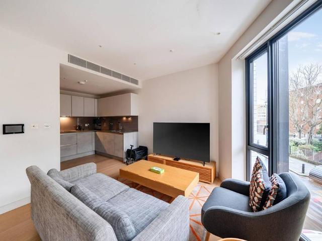 Flat for sale in Pimlico, Greater London