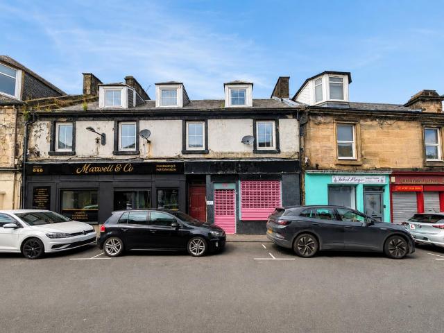 Flat for sale in Drakemyre, Dalry