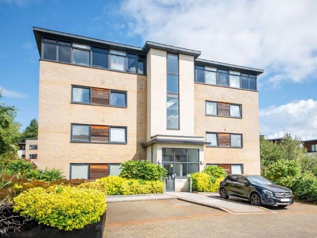 Flat for sale in West Finchley, Greater London