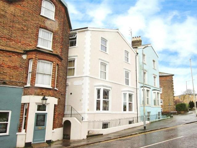 Flat for sale in Upton, Acol