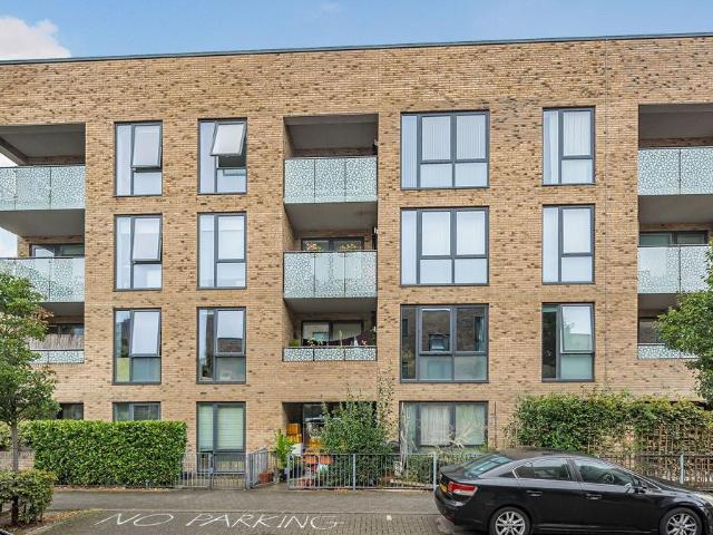 Flat for sale in London Borough of Lewisham, Greater London