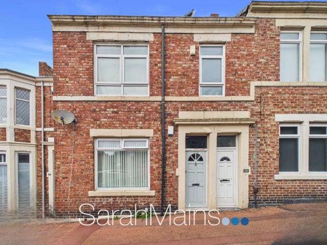 Flat for sale in Deckham, Gateshead