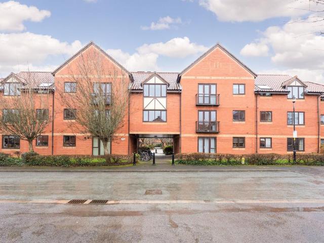 Flat for sale in Spike Island, Feckenham