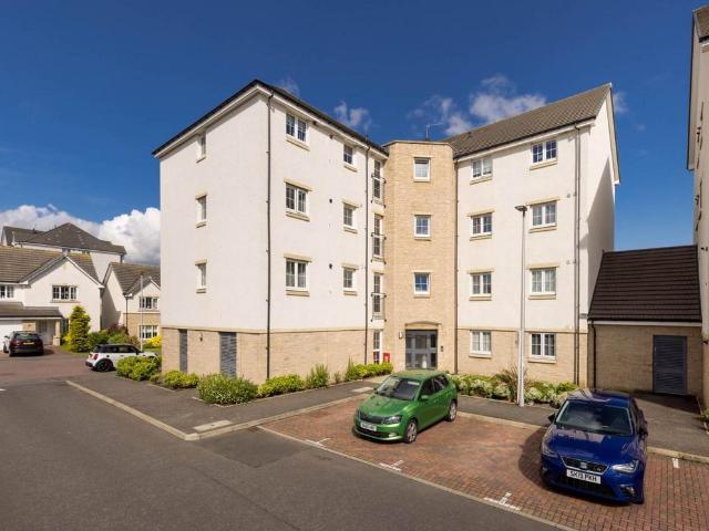Flat for sale in Scotstoun, City of Edinburgh