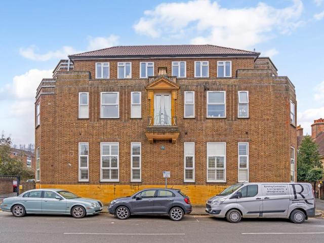 Flat for sale in Guildford Park, Westborough