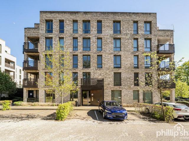 Flat for sale in Greater London