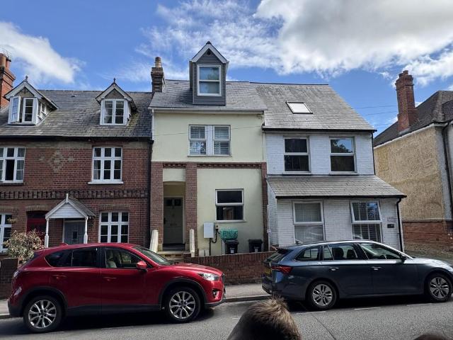Flat for sale in Wokingham