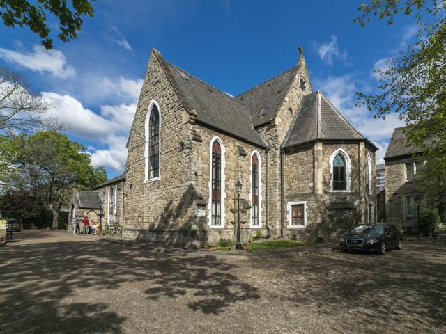 Flat for sale in Upper Edmonton, Greater London
