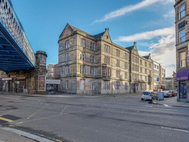 Flat for sale in Merchant City, Scotland