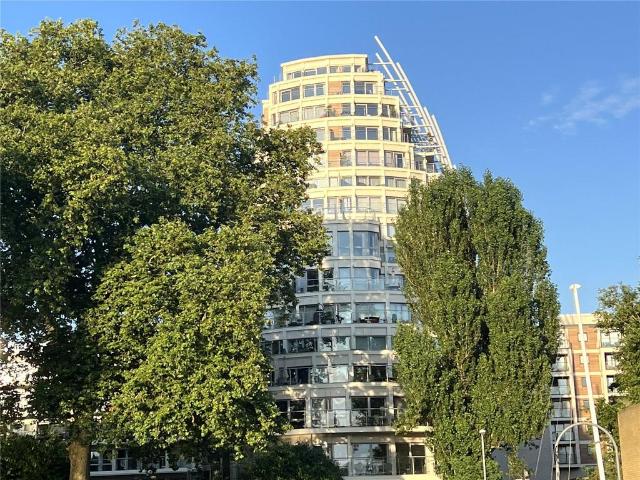 Flat for sale in Norbiton, Greater London
