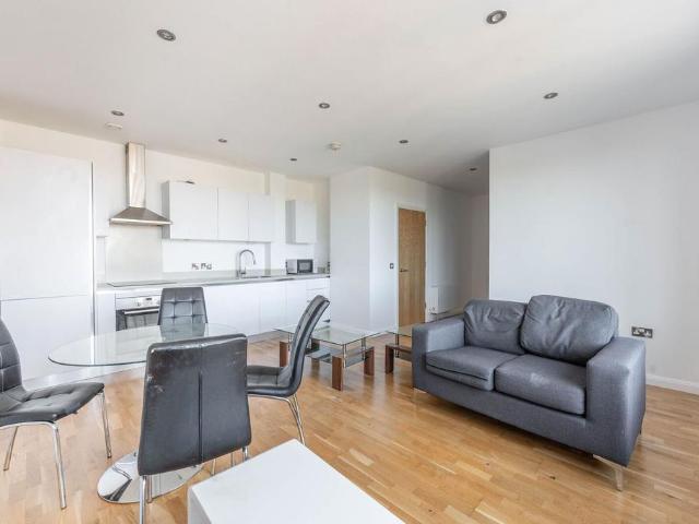 Flat for sale in Kenton, Greater London