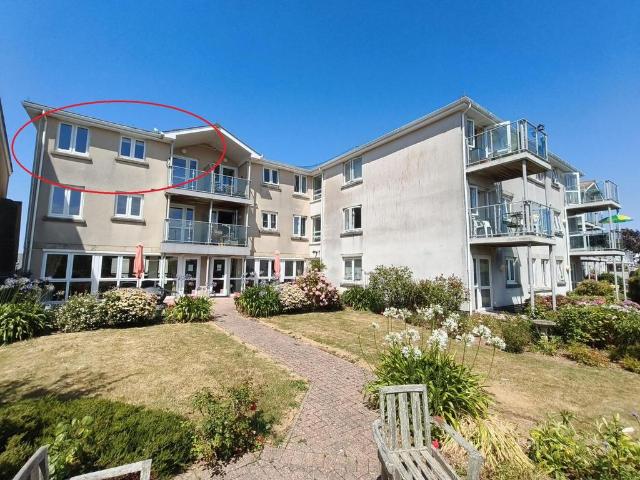 Flat for sale in Newquay, Cornwall
