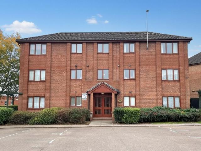 Flat for sale in Chilvers Coton, Camp Hill