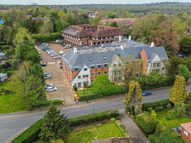 Flat for sale in Perryfields, West Sussex