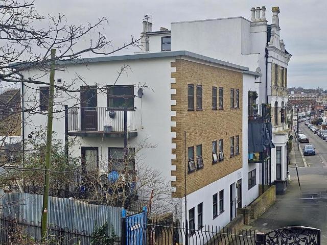 Flat for sale in London Borough of Lewisham, Greater London