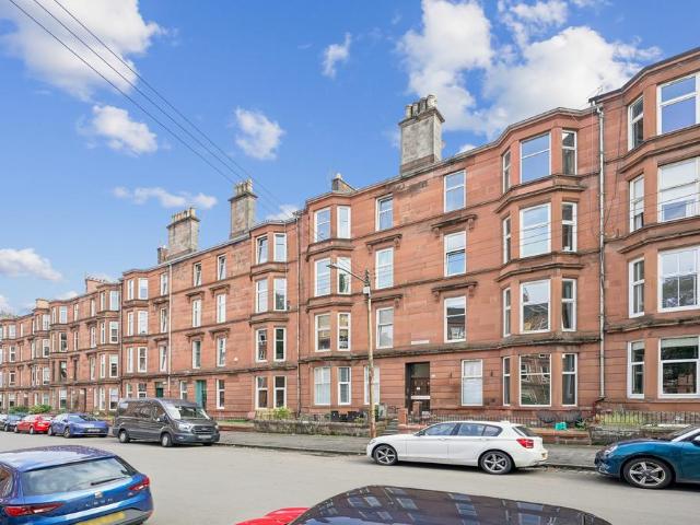 Flat for sale in Crossmyloof, Scotland