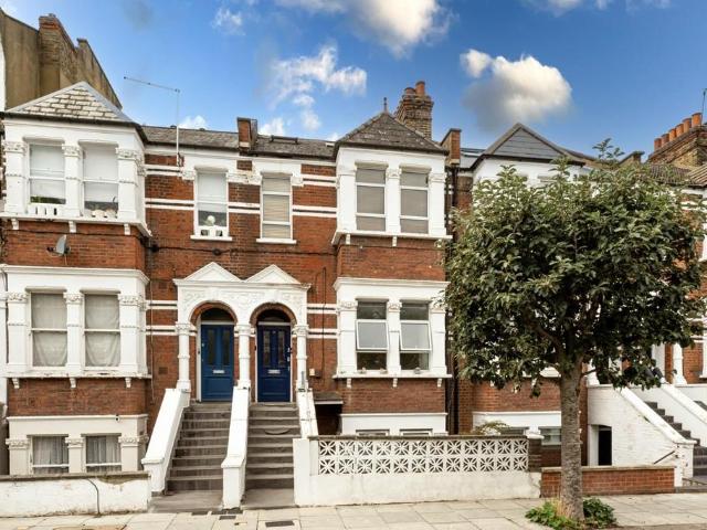 Flat for sale in London Borough of Hammersmith and Fulham, Greater London