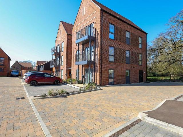 Flat for sale in Abbotsford, Perryfields