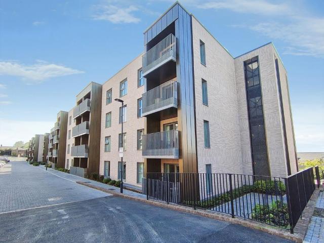 Flat for sale in Chatham