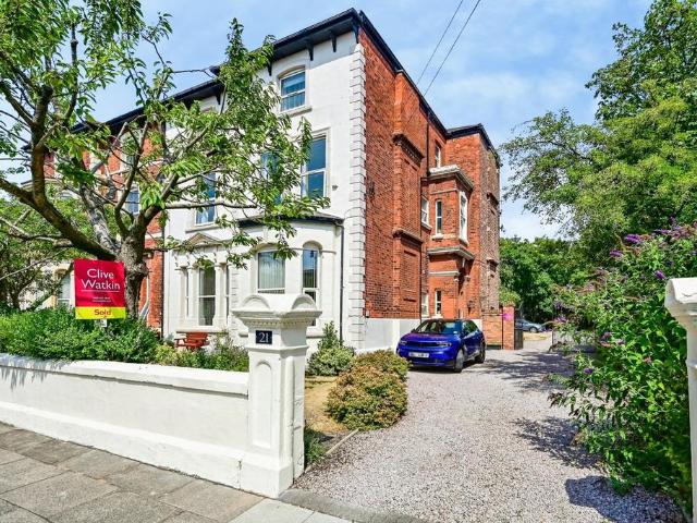 Flat for sale in Waterloo, Great Crosby