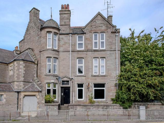 Flat for sale in Lochee, Scotland
