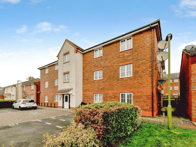 Flat for sale in Great Ashby, King's Walden