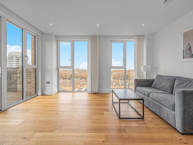 Flat for sale in London Borough of Lewisham, Greater London