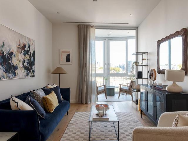 Flat for sale in Nine Elms, Greater London