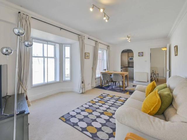 Flat for sale in Pimlico, Greater London