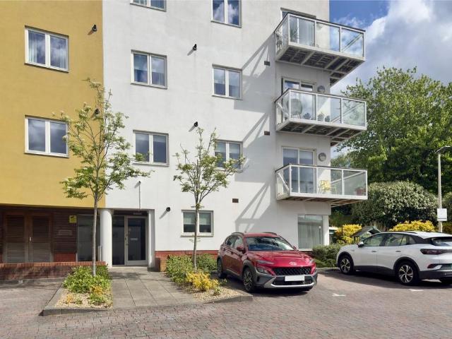 Flat for sale in Penarth Marina, Penarth
