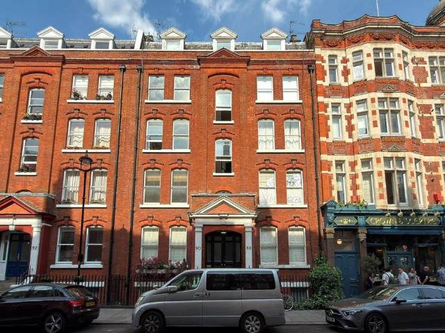 Flat for sale in East Marylebone, Mayfair