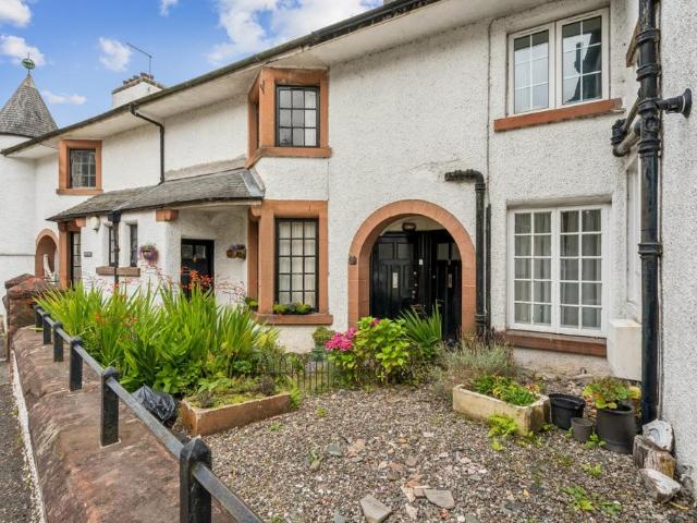 Flat for sale in Doune, Scotland