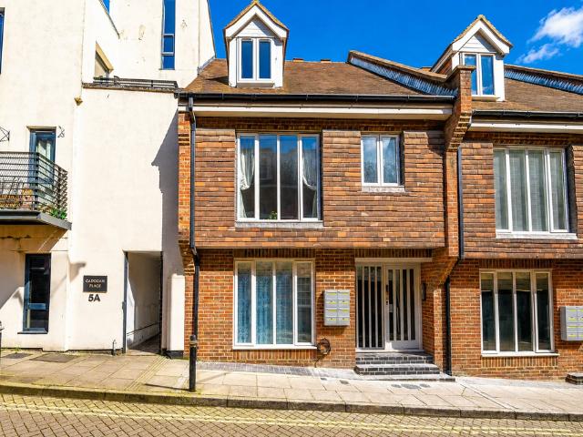Flat for sale in The Close, Hampshire