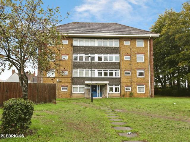 Flat for sale in Redbridge, Southampton