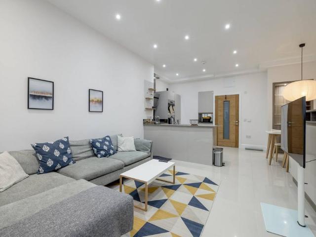 Flat for sale in Merchiston, Scotland