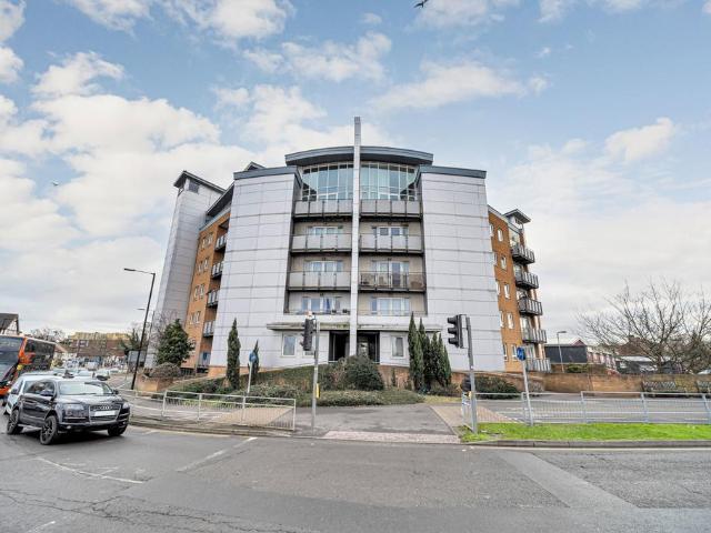 Flat for sale in Slough, Isle Of Man