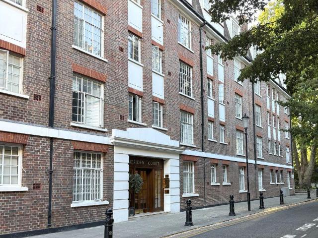 Flat for sale in Chelsea, Greater London