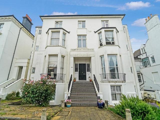 Flat for sale in Aldrington