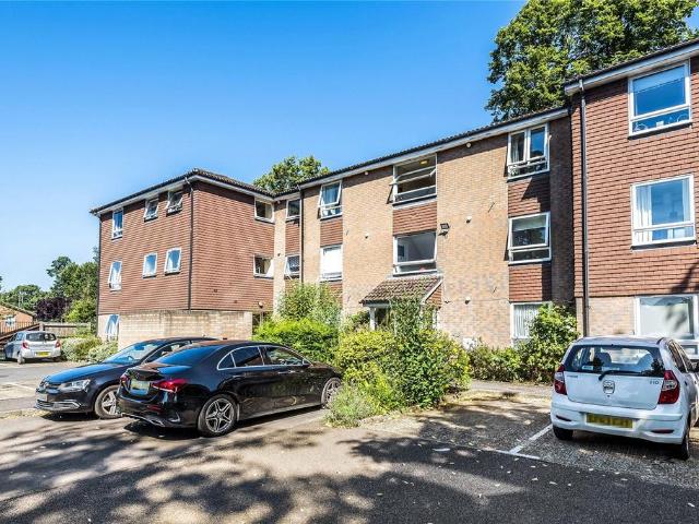 Flat for sale in Row Town, Surrey